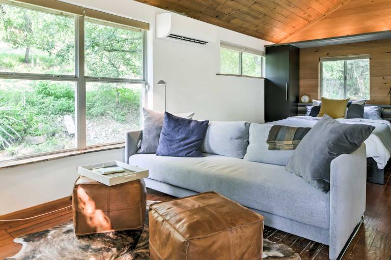 2 Mi to Dtwn: Pet-Friendly Austin Studio w/ Yard — photo 3