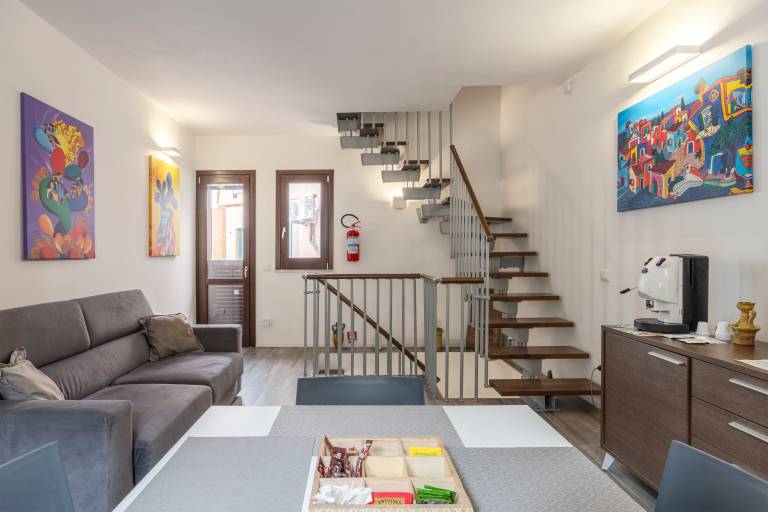 Casa Vicolo San Giovanni Apartment with Private Terrace, Wi-Fi & Air Conditioning in Palermo