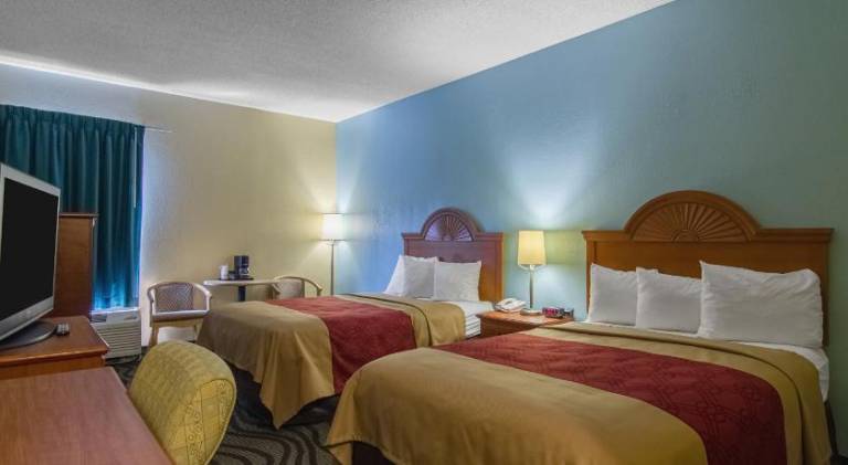 Econo Lodge Darien — photo 2