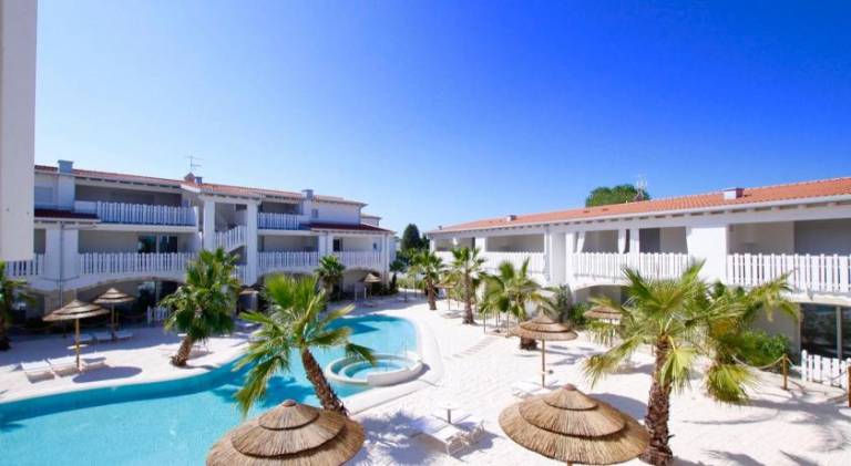 Rental apartment with pool | Close to the beach | Pets are welcome in Jesolo