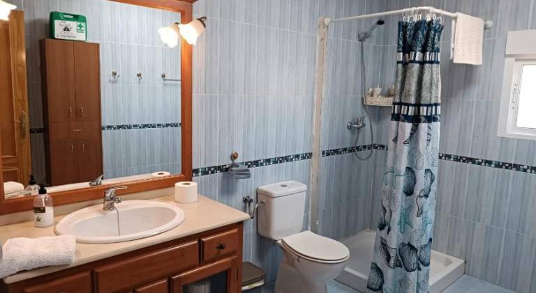 Family-friendly nice house with terrace, yard & pool | Suitable for remote work | Pets are welcome — photo 2