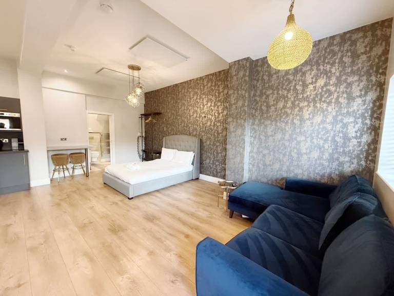 Coldharbour Suites No 2 Studio Hopewell