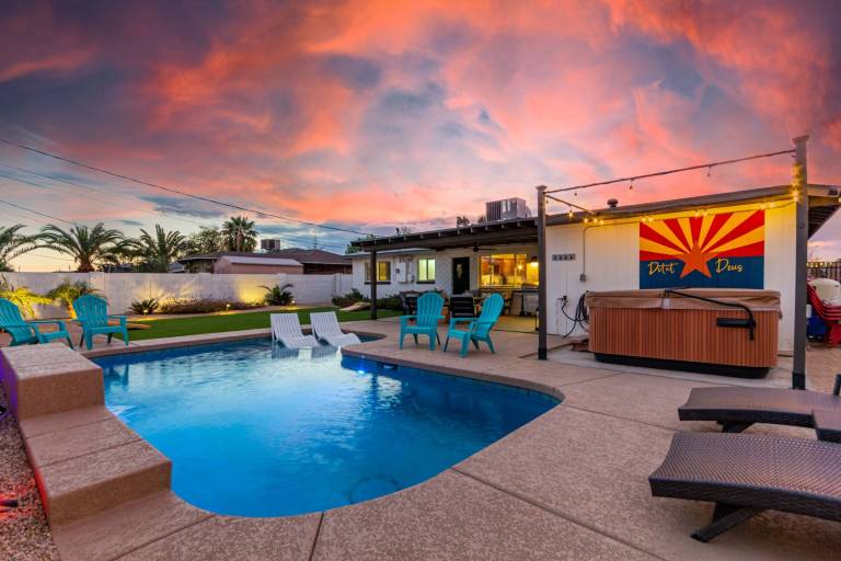 SW Modern Retreat 2 Masters Pool Hottub Firepit