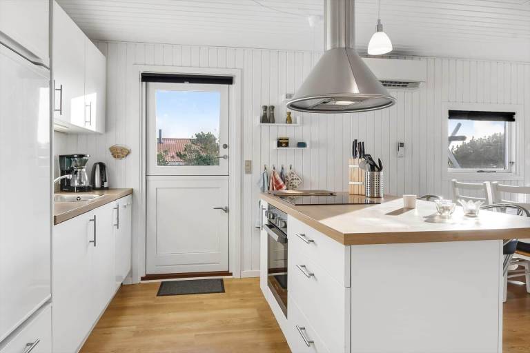 Fully equipped vacation home with barbecue, patio & sauna | Pet-friendly — photo 2
