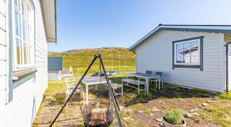 Rental apartment with barbeque, yard & patio — photo 4