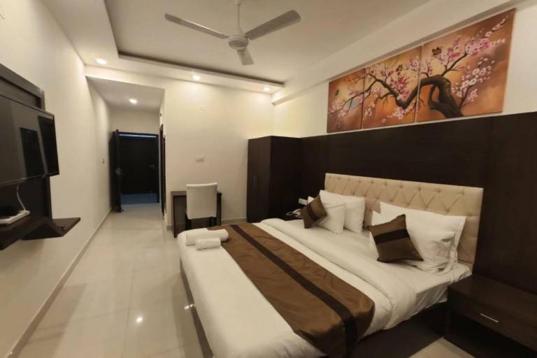 Serviced apartment  Namberdar Farm