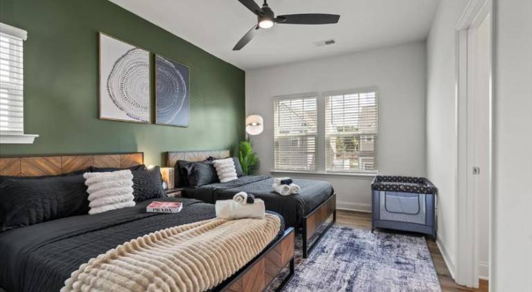 Ample vacation home | Pet-friendly — photo 2