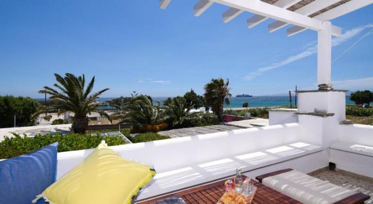 Golden Beach Studios & Suites — photo 4