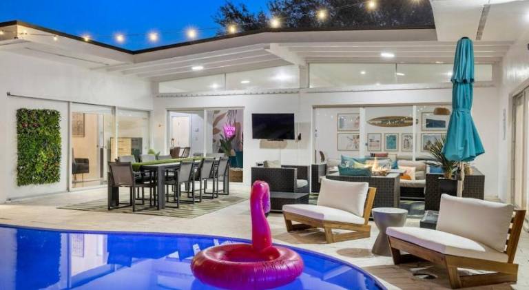 Vacation home with pool | Pets are welcome — photo 5