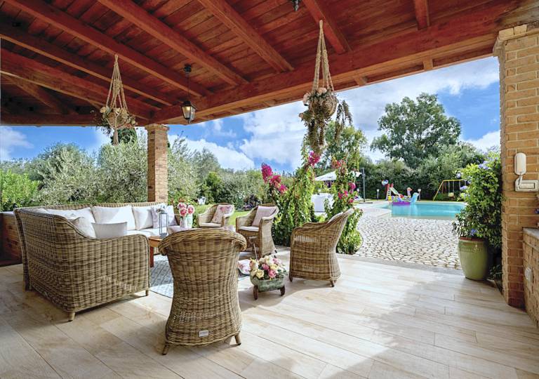 Family-oriented villa with BBQ, private pool & yard | Pool view | Perfect for remote work | Pets allowed — photo 3