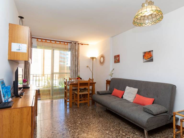 Holiday apartment with terrace, yard & pool — photo 3