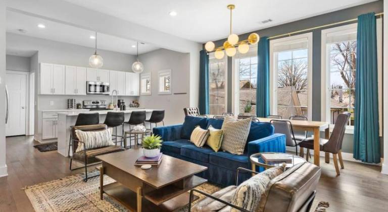 Fully equipped vacation home with terrace | Pets allowed in Nashville, TN