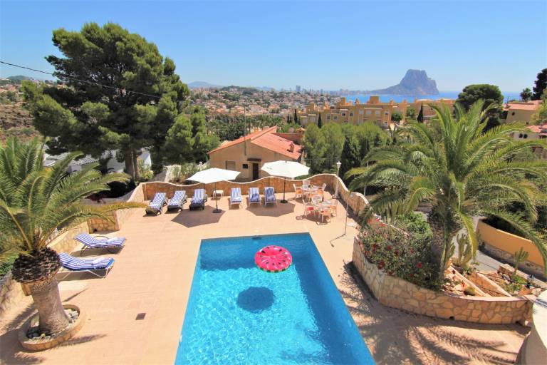 Villa with private pool, yard & barbecue — photo 3