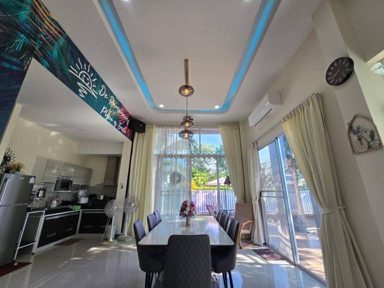 Charming house with hot tub, pool & BBQ | Water view | Beach nearby | Suitable for remote work | Pet-friendly — photo 4