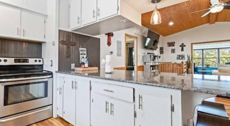 House with 4 rooms for 22 persons — photo 4