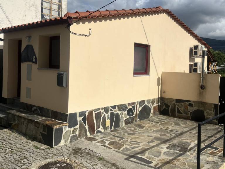 Casa Coja