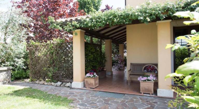 Rental apartment with barbecue, patio & yard — photo 5