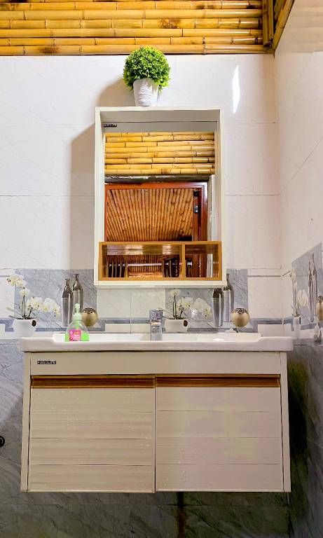 Rental apartment with yard, grill & patio — photo 4