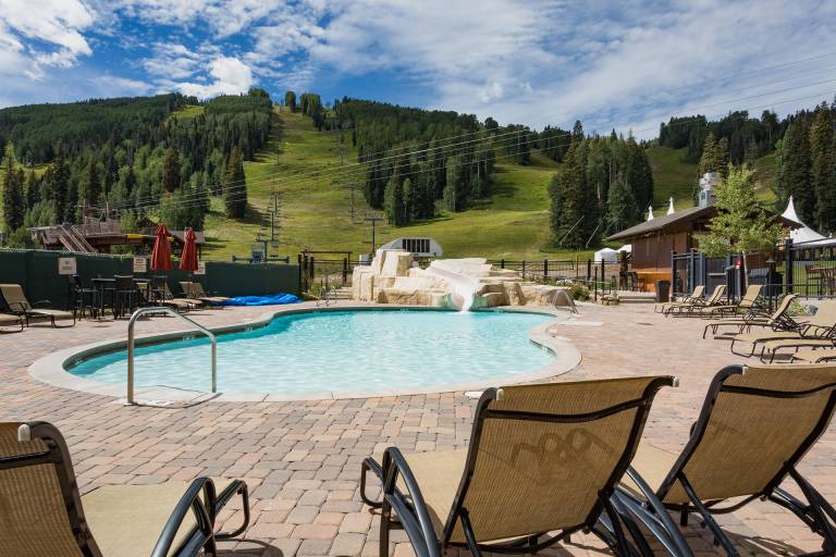 Children-friendly pleasant house with fast internet, heated pool & hot tub | Mountain view | Next to the ski | Pets allowed in Durango, CO