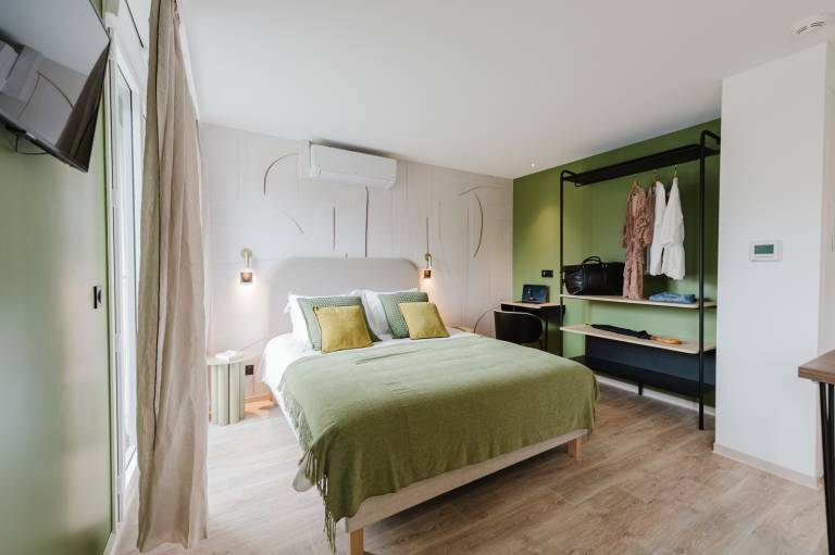 Aparthotel | City view | Good for workation | Pets are welcome — photo 2