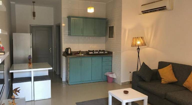Apartment with pool — photo 2