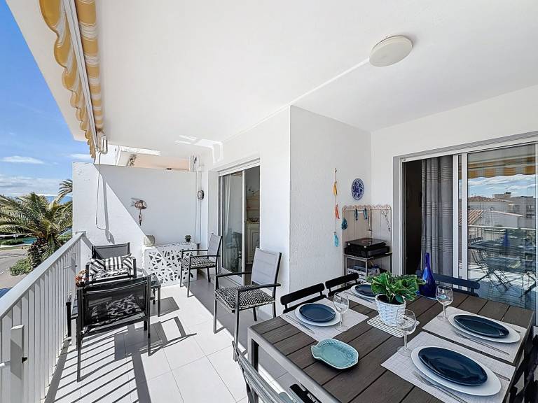 Fully equipped pleasant holiday apartment | Close to the beach | Pet-friendly in Roses