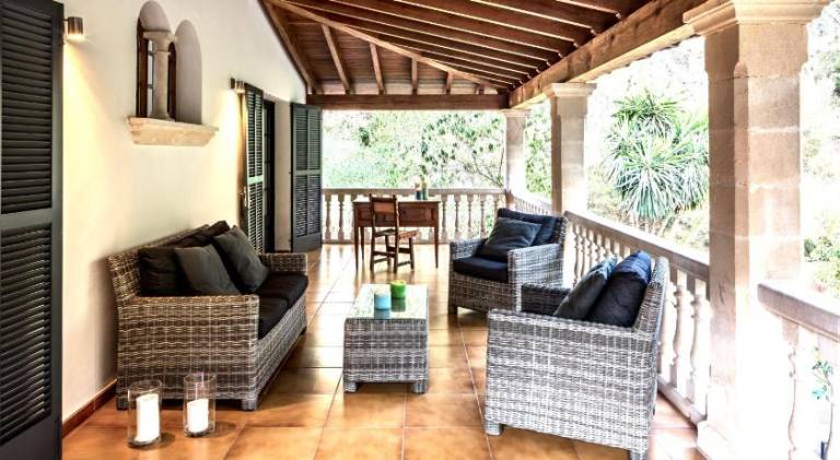 Vacation home with pool — photo 2
