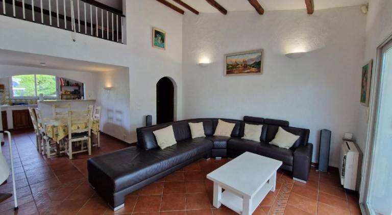 Fully equipped pleasant villa with grill, garden & private pool | Perfect for remote work | Pet-friendly — photo 3