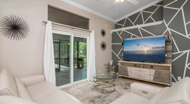 Charming villa with pool | Pets allowed — photo 2