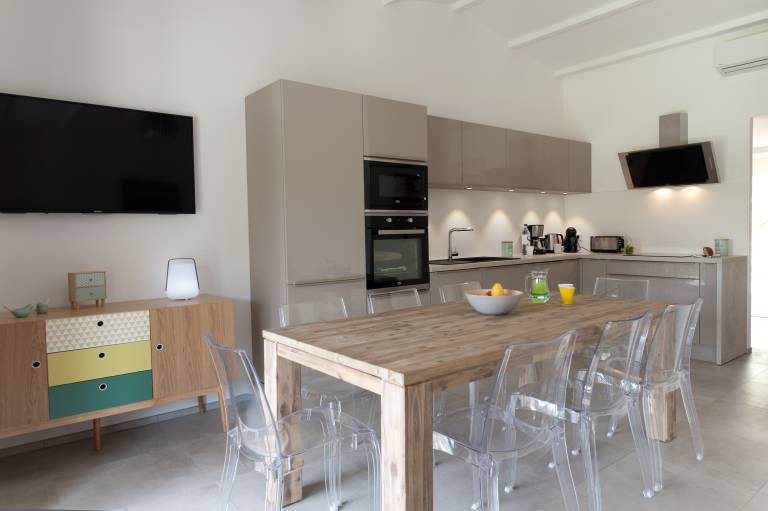 Fully equipped holiday park with pool, barbeque & yard | Garden view | Next to the beach | Pets allowed — photo 2