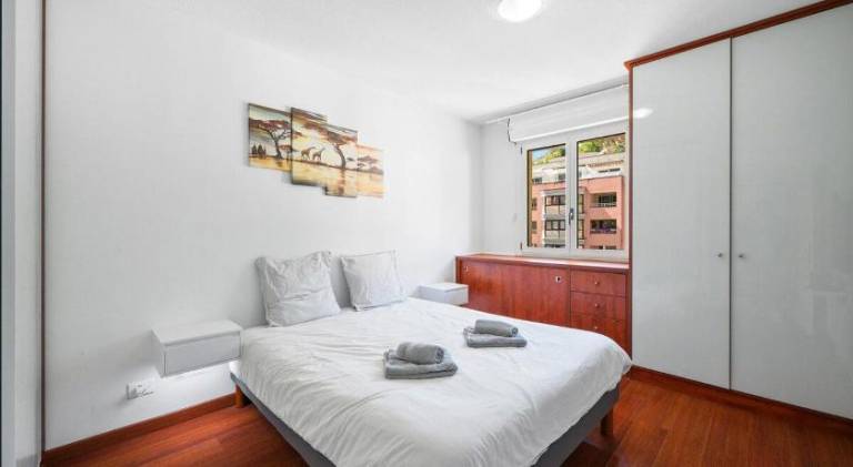 Rental apartment with private pool & patio in Menton