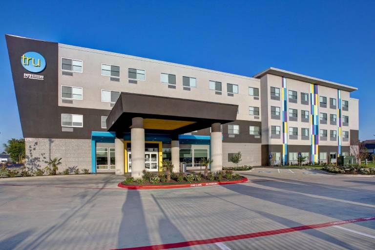 Tru by Hilton Grand Prairie Dallas in Arlington, TX