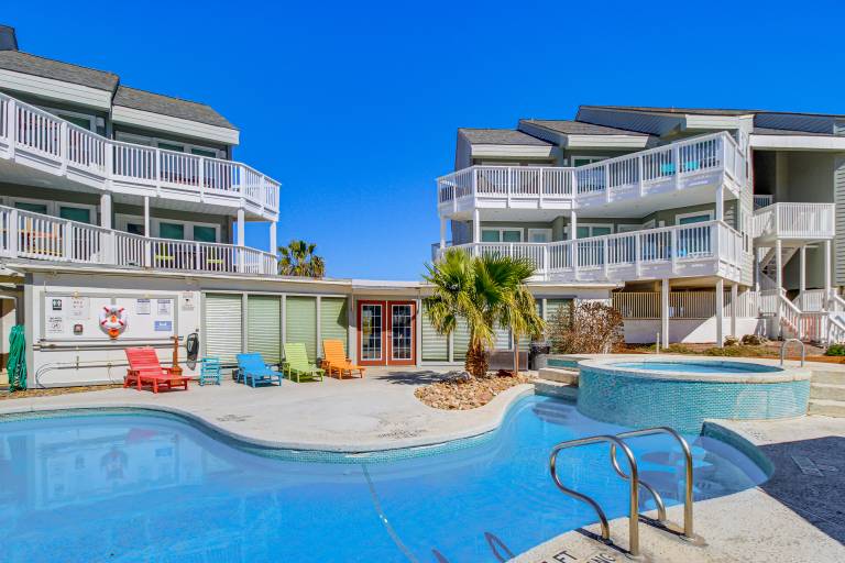 Beach Boardwalk On-Site! Mustang Island Condo — photo 2
