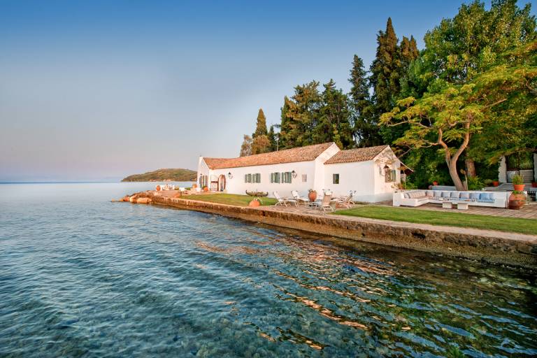 Family-oriented villa with barbeque, terrace & yard | Pets allowed in Corfu