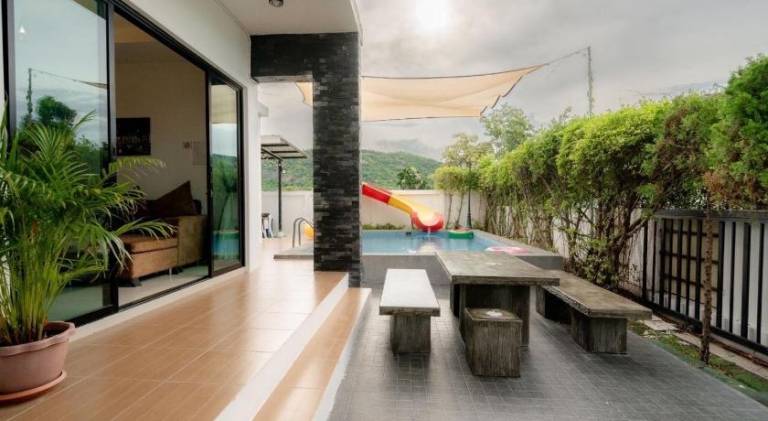 Villa with pool | Pets allowed — photo 4