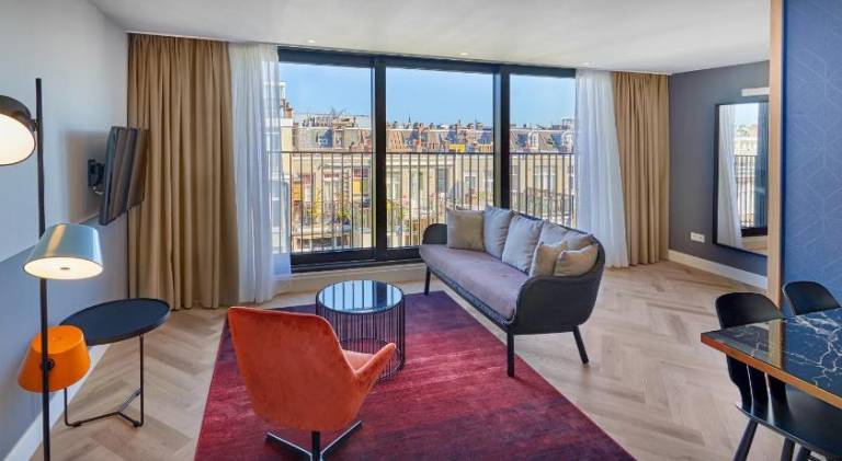 Beautiful serviced apartment | Close to Van Gogh Museum | Perfect for remote work | Pets are welcome — photo 2