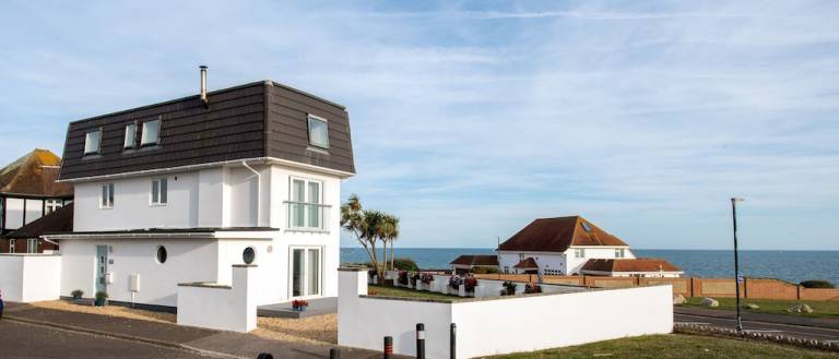 Dom  Bournemouth