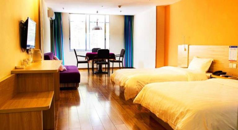 7 Days Inn Chongqing Yunyang Passenger Center — photo 2