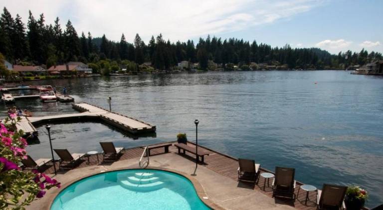 Lakeshore Inn — photo 2