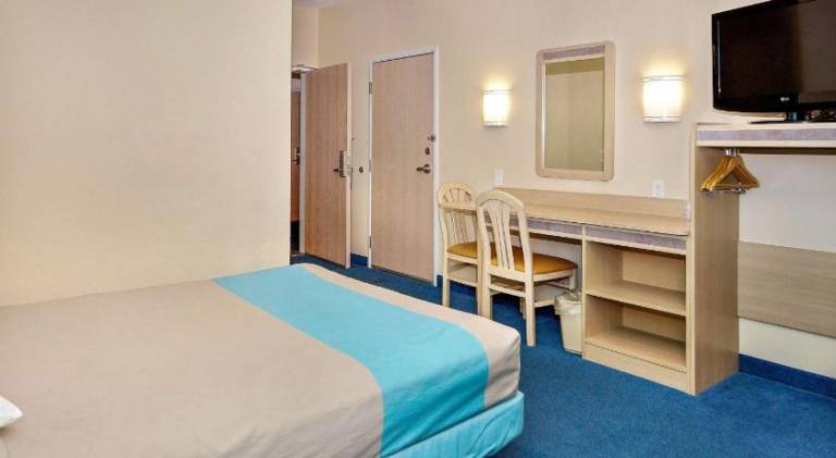 Motel 6 Peterborough, ON — photo 2