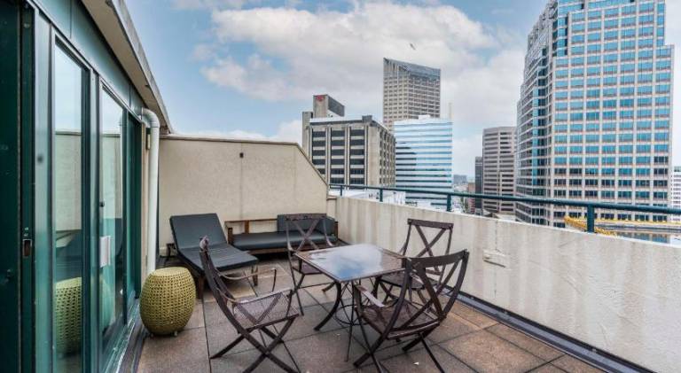 Embassy Suites by Hilton Indianapolis Downtown — photo 5
