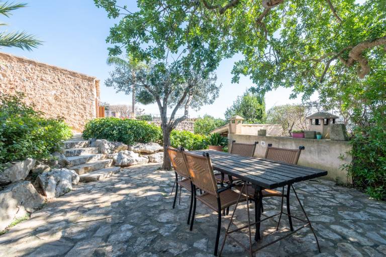 Fully equipped vacation home with barbeque, patio & yard | Garden view | Suitable for remote work | Pets are welcome — photo 4