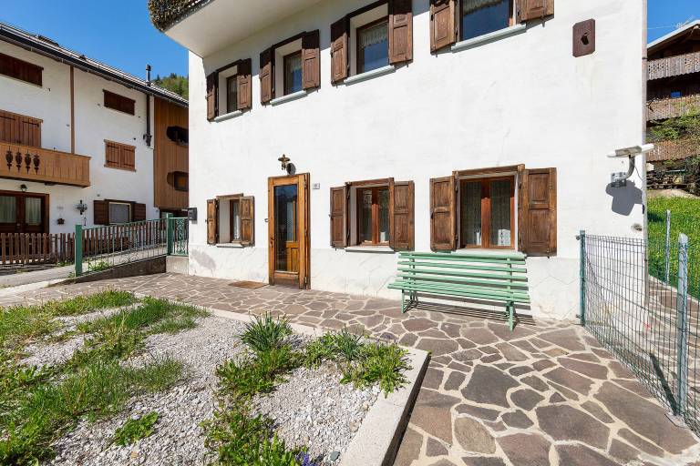 Vacation home with patio | Garden view in Belluno