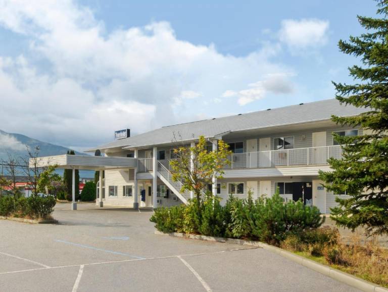 Travelodge by Wyndham Salmon Arm BC