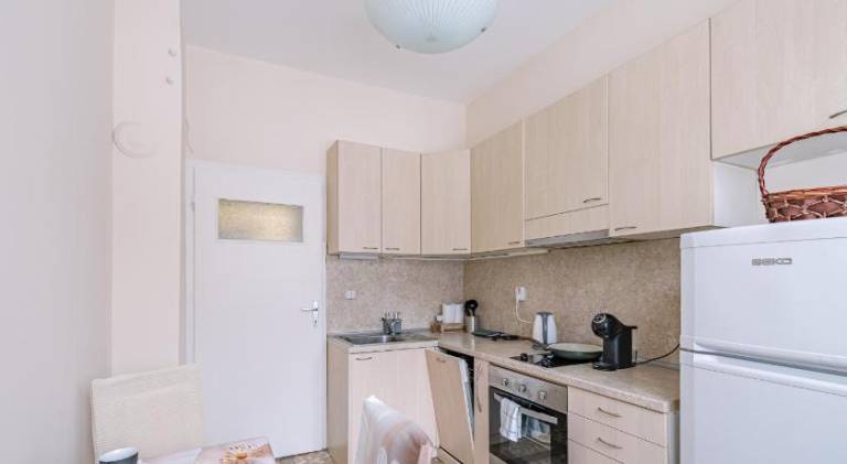 Grand Luxury Condo by NDK and National Stadium with Free Parking — photo 4