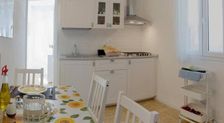 Apartment with 1 room for 4 persons — photo 4