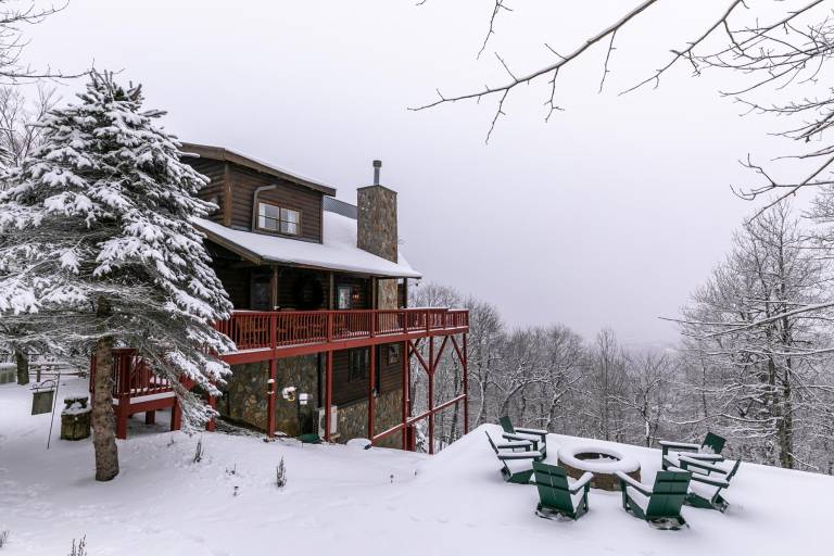 Carolina Lookout - 10 mins to downtown Boone, hot tub, ping pong, long mountain views — photo 4