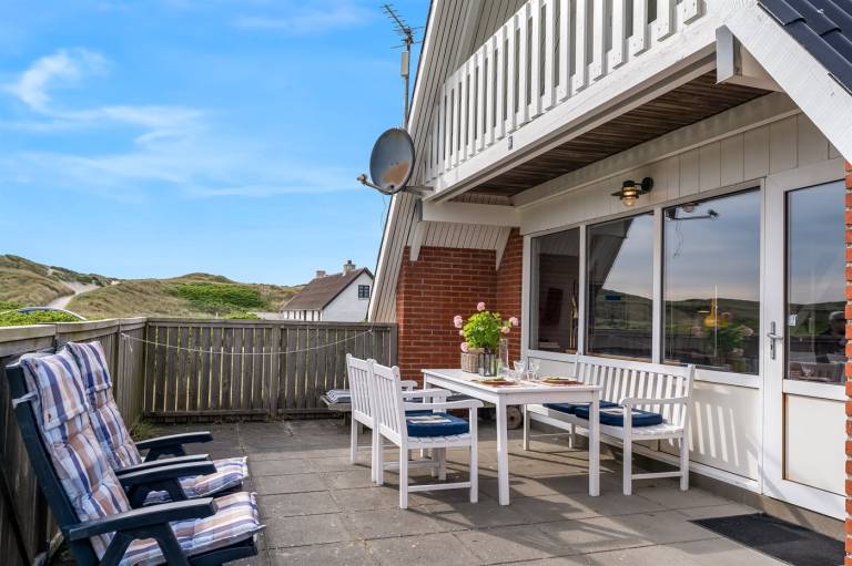 Vacation home with terrace — photo 3