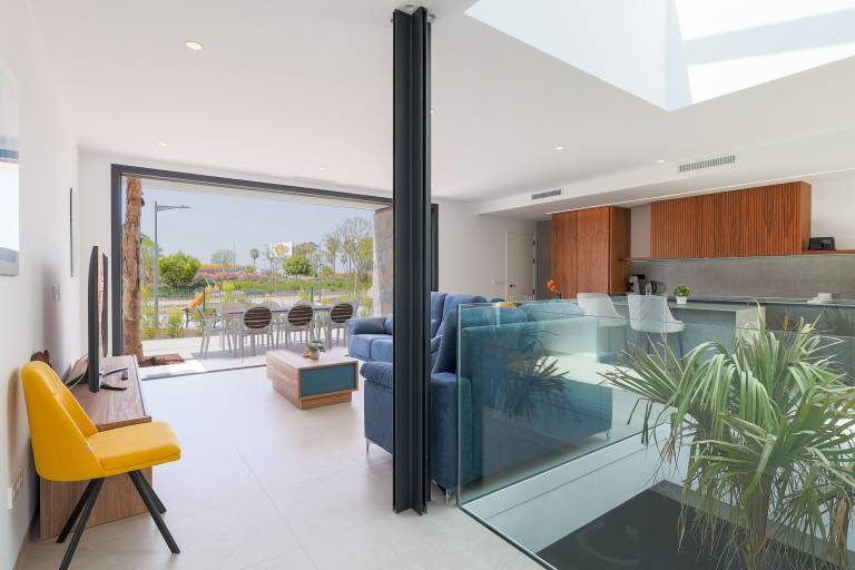 Fully equipped villa with BBQ, garden & pool | Water view | Dogs allowed — photo 4