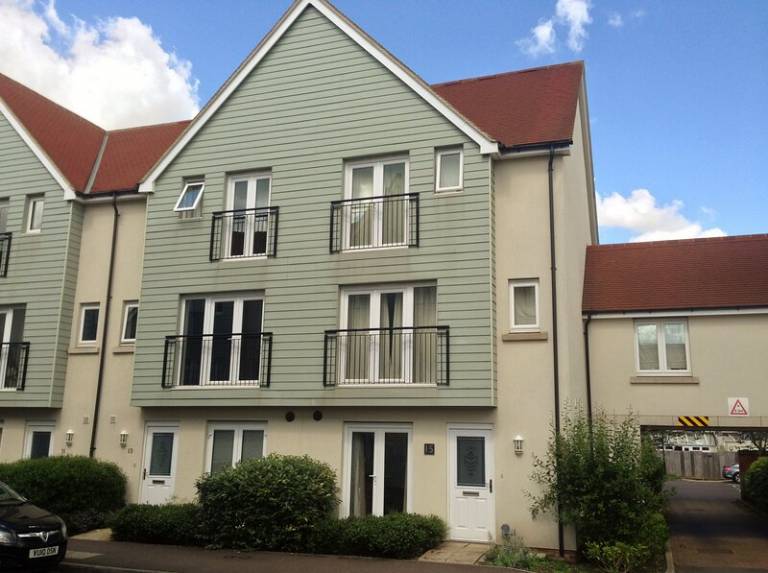 Holiday & Lettings in Reigate from £47 HomeToGo